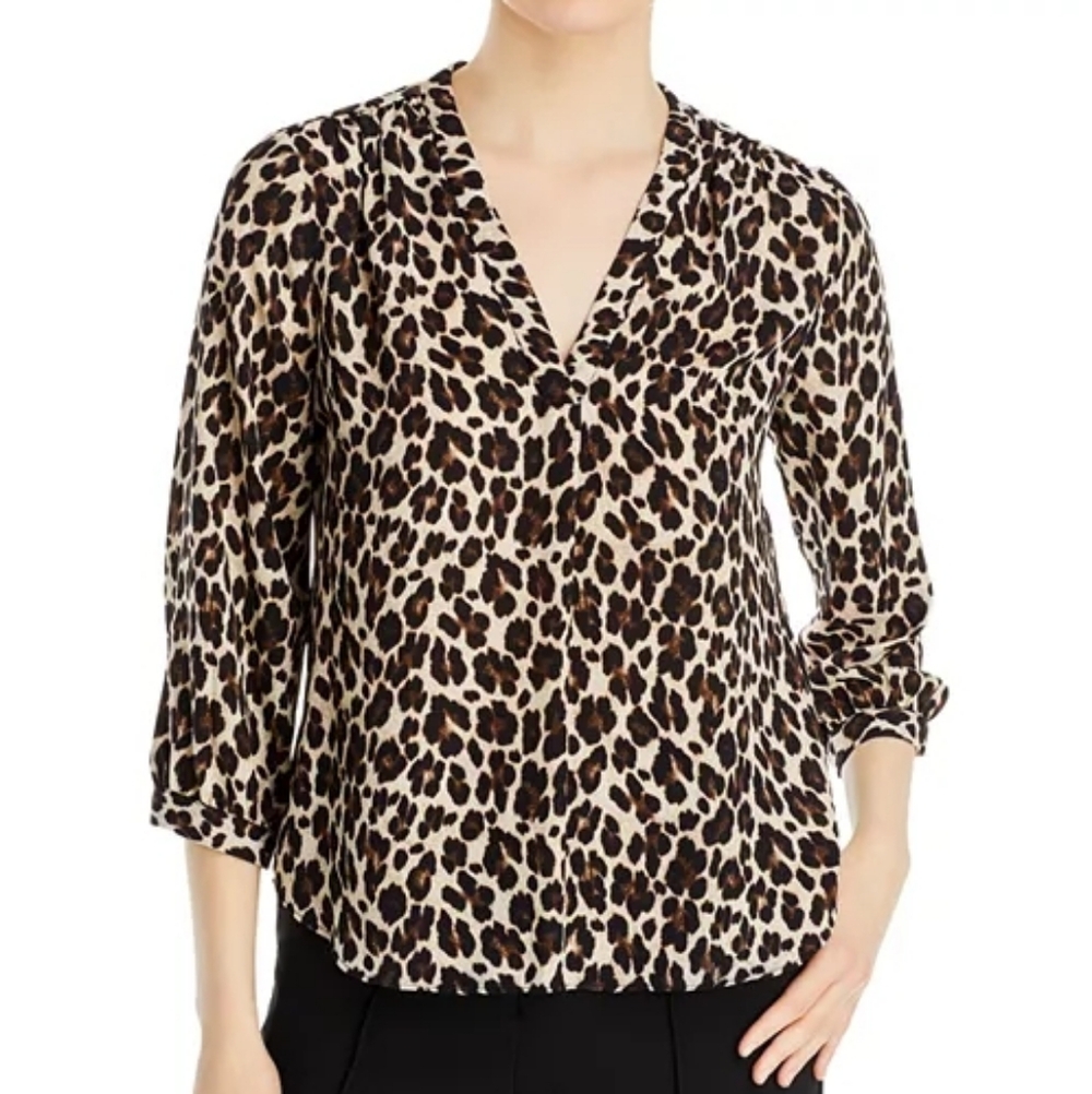 Vince Camuto Leopard Print V‑Neck Blouse 3/4 Sleeve Animal Print Top - Picture 3 of 5